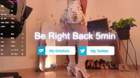Laura Zans   I am sensual goddes and i was born for loveworshipping and enjoyment. online show from July 11, 9:49 pm
