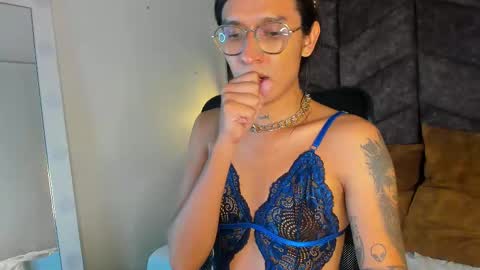 lauraagomezz__ online show from February 7, 1:47 am