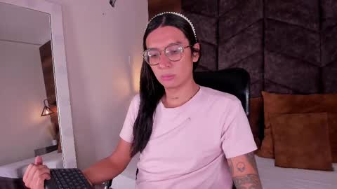 lauraagomezz__ online show from February 9, 12:19 pm
