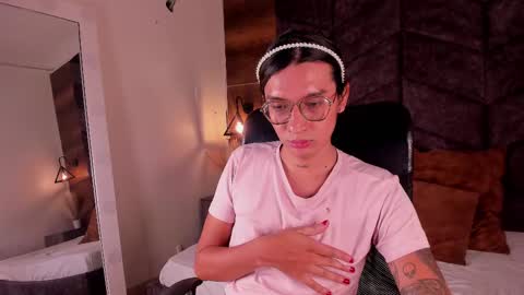 lauraagomezz__ online show from February 9, 6:26 pm