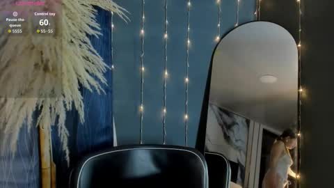 Laura Blue online show from January 9, 9:49 pm