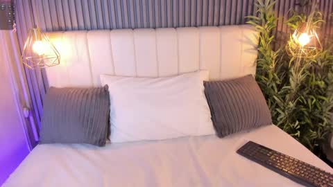 LauraCarther  online show from June 8, 5:13 pm