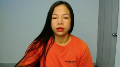 Snapshot of lauracb_ chatting on March 18, 7:11 am lauracb online show from March 18, 7:11 am