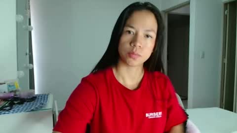 Snapshot of lauracb_ chatting on March 24, 3:17 pm lauracb online show from March 24, 3:17 pm