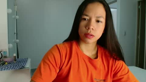 Snapshot of lauracb_ chatting on March 26, 3:17 pm lauracb online show from March 26, 3:17 pm