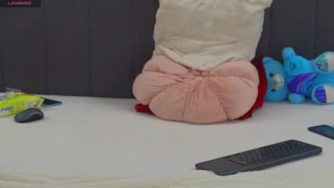 Snapshot of lauradelight chatting on March 17, 8:06 am NatalieDelight online show from March 17, 8:06 am