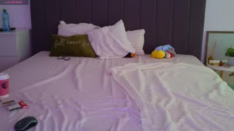 NatalieDelight online show from June 15, 7:54 am