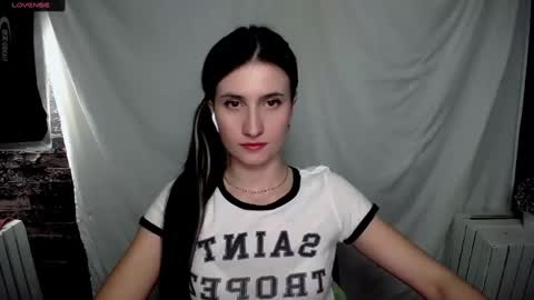 Snapshot of lauradre_ chatting on January 19, 8:39 am Laura online show from January 19, 8:39 am