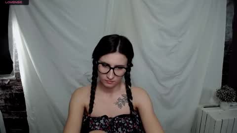 Snapshot of lauradre_ chatting on January 23, 2:50 pm Laura online show from January 23, 2:50 pm
