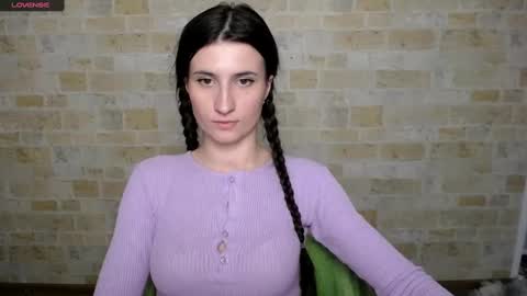 Snapshot of lauradre_ chatting on February 10, 11:46 am Laura online show from February 10, 11:46 am