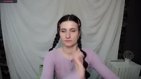 Snapshot of lauradre_ chatting on February 20, 11:20 am Laura online show from February 20, 11:20 am