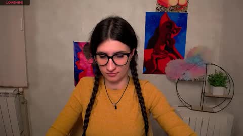 Snapshot of lauradre_ chatting on November 12, 10:37 am Laura online show from November 12, 10:37 am