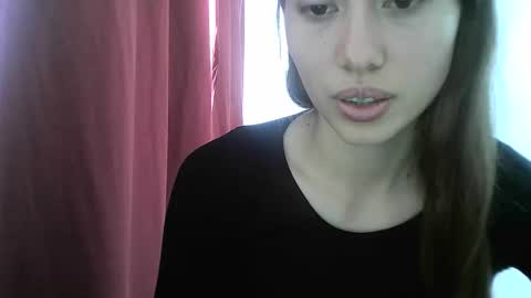 L A U R A online show from February 4, 8:03 pm