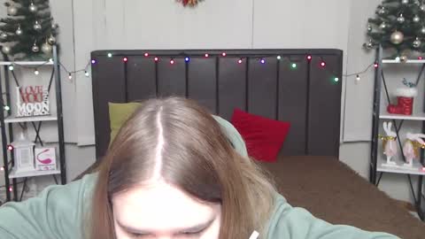 LauraHlot online show from December 27, 1:32 am