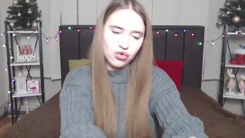 LauraHlot online show from December 27, 7:14 pm