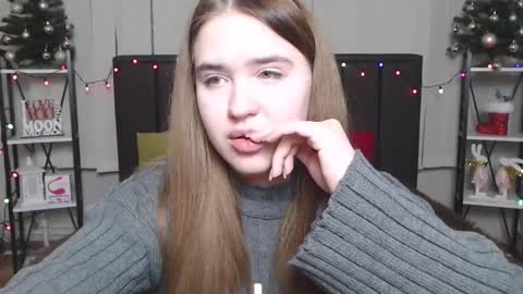 LauraHlot online show from December 28, 2:01 am