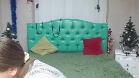 LauraHlot online show from December 29, 4:59 am