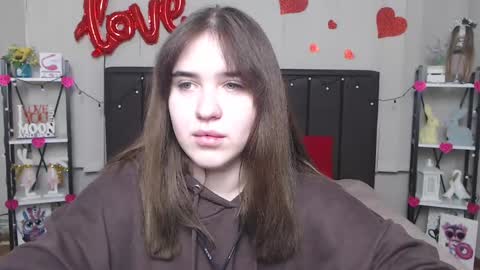 LauraHlot online show from February 25, 6:03 am