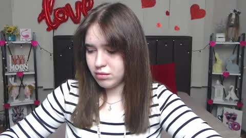LauraHlot online show from March 8, 4:50 pm