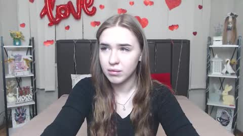 LauraHlot online show from March 17, 6:06 am