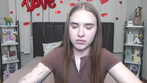 Snapshot of laurahlot chatting on April 2, 6:05 pm LauraHlot online show from April 2, 6:05 pm
