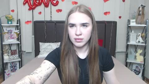 Snapshot of laurahlot chatting on April 4, 5:32 pm LauraHlot online show from April 4, 5:32 pm