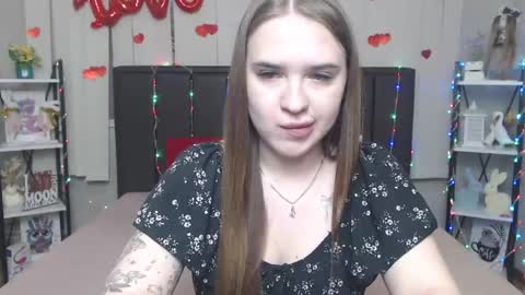 Snapshot of laurahlot chatting on April 14, 6:41 am LauraHlot online show from April 14, 6:41 am