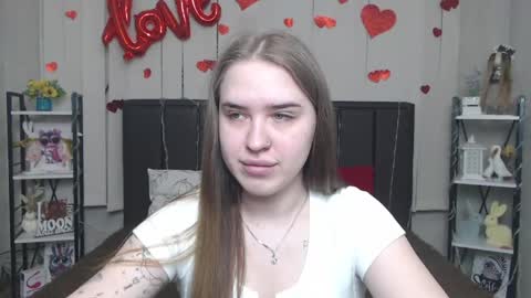 Snapshot of laurahlot chatting on May 1, 5:39 pm LauraHlot online show from May 1, 5:39 pm