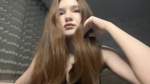 Snapshot of lauraleestindt chatting on March 16, 8:24 pm Karen online show from March 16, 8:24 pm