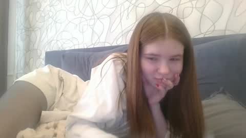 Snapshot of lauraleestindt chatting on March 28, 10:48 am Karen online show from March 28, 10:48 am