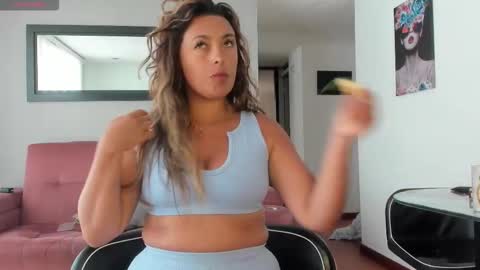 Laura online show from February 19, 8:49 pm