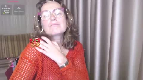 Lauraoven1 online show from December 1, 4:29 pm