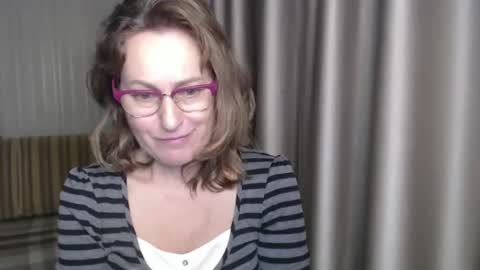 Lauraoven1 online show from December 24, 12:55 pm