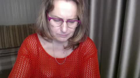 Lauraoven1 online show from December 25, 3:06 pm