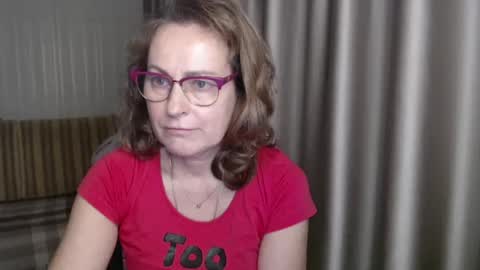 Lauraoven1 online show from January 11, 2:25 pm