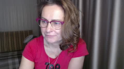 Lauraoven1 online show from January 12, 12:01 pm