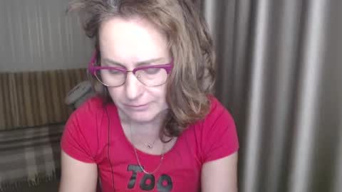 Lauraoven1 online show from January 12, 6:16 pm