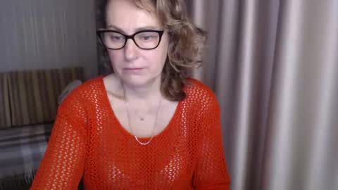 Lauraoven1 online show from January 19, 7:36 am