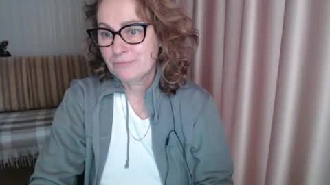 Lauraoven1 online show from February 5, 12:49 pm