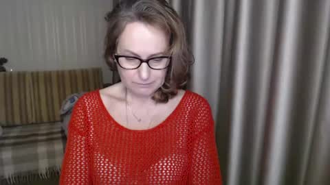 Lauraoven1 online show from February 11, 2:57 pm