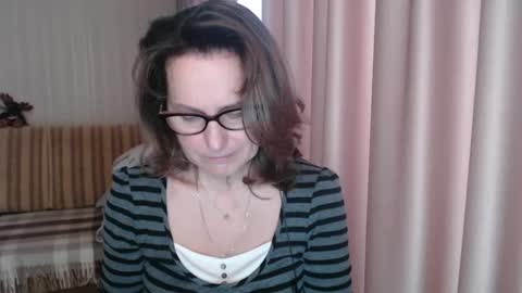 Lauraoven1 online show from February 20, 7:34 am