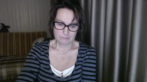 Lauraoven1 online show from February 20, 4:46 pm
