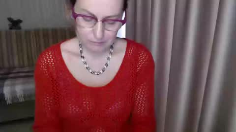 Lauraoven1 online show from March 10, 7:21 am