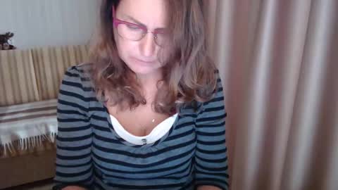 Lauraoven1 online show from October 2, 9:16 am