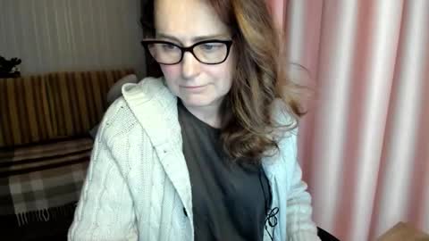 Lauraoven1 online show from February 4, 11:27 am