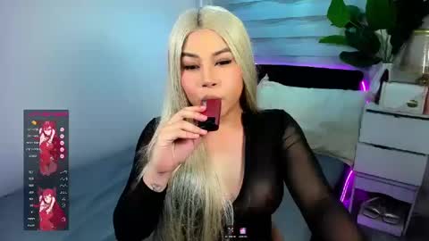 Snapshot of laurasinclair chatting on December 26, 8:18 am Your sweet Laura online show from December 26, 8:18 am