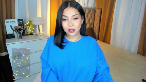 Snapshot of laurasinclair chatting on October 12, 4:06 pm Your sweet Laura online show from October 12, 4:06 pm