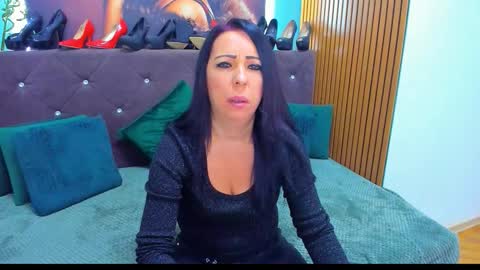 Laura online show from November 3, 4:25 am