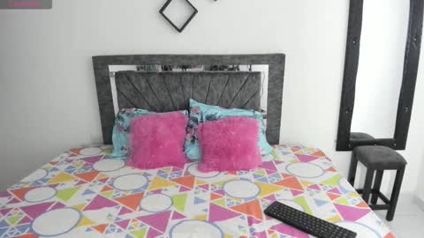 laurasofia01 online show from November 6, 2:40 pm