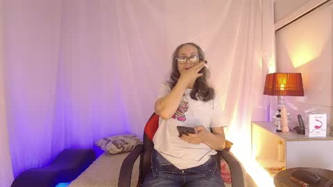 Laura Sofia online show from March 31, 1:07 am
